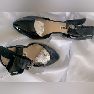 BUNDLE. Discount
Karl Lagerfeld Blk Patent ankle strap stilettos